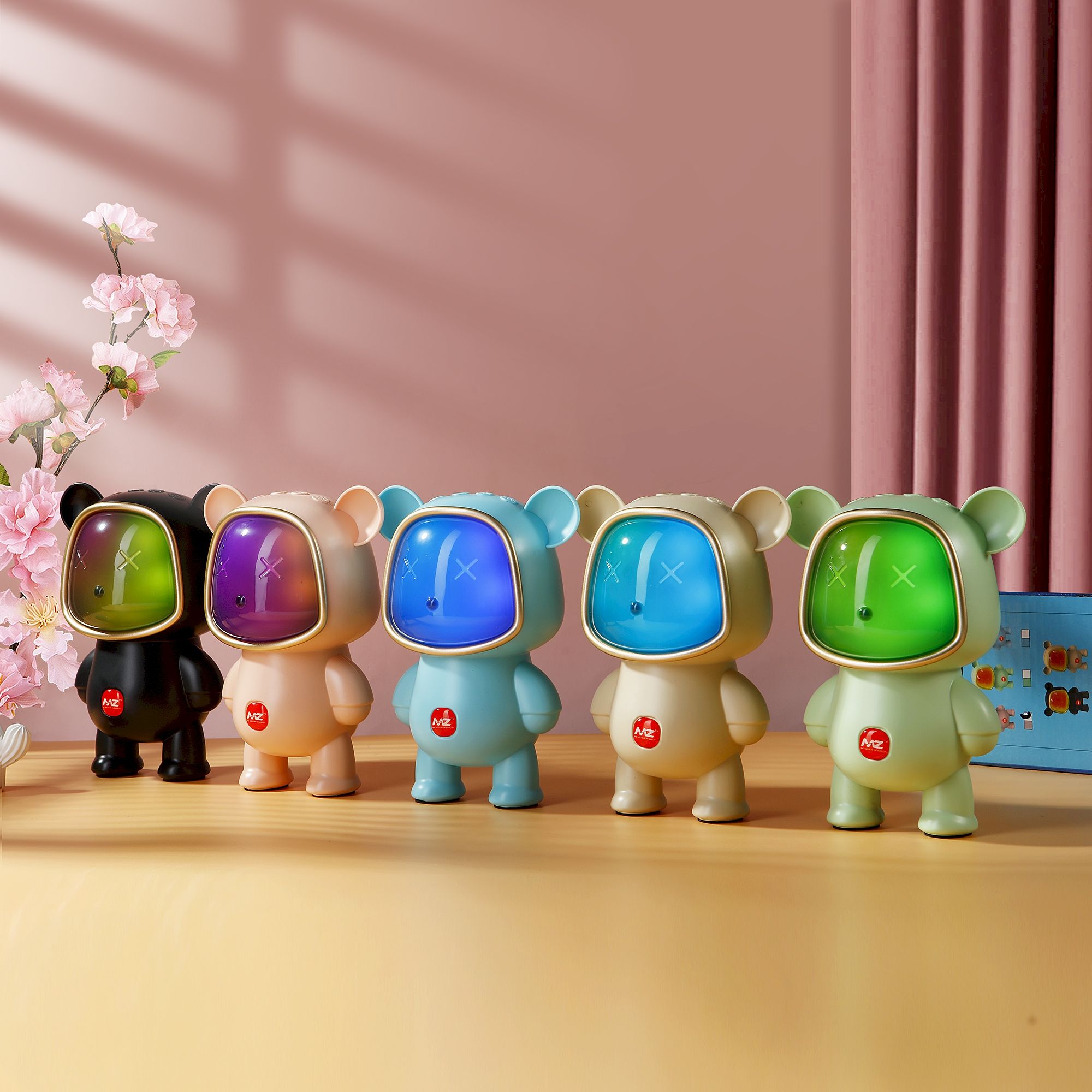 " مكبر صوت بلوتوث رائد الفضاء"